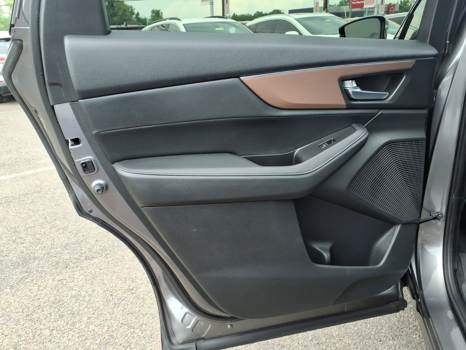 Used 2022 Acura MDX SH-AWD image 11