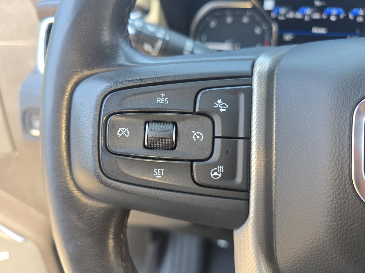 Used 2021 GMC Yukon XL Denali AWD/4WD image 15