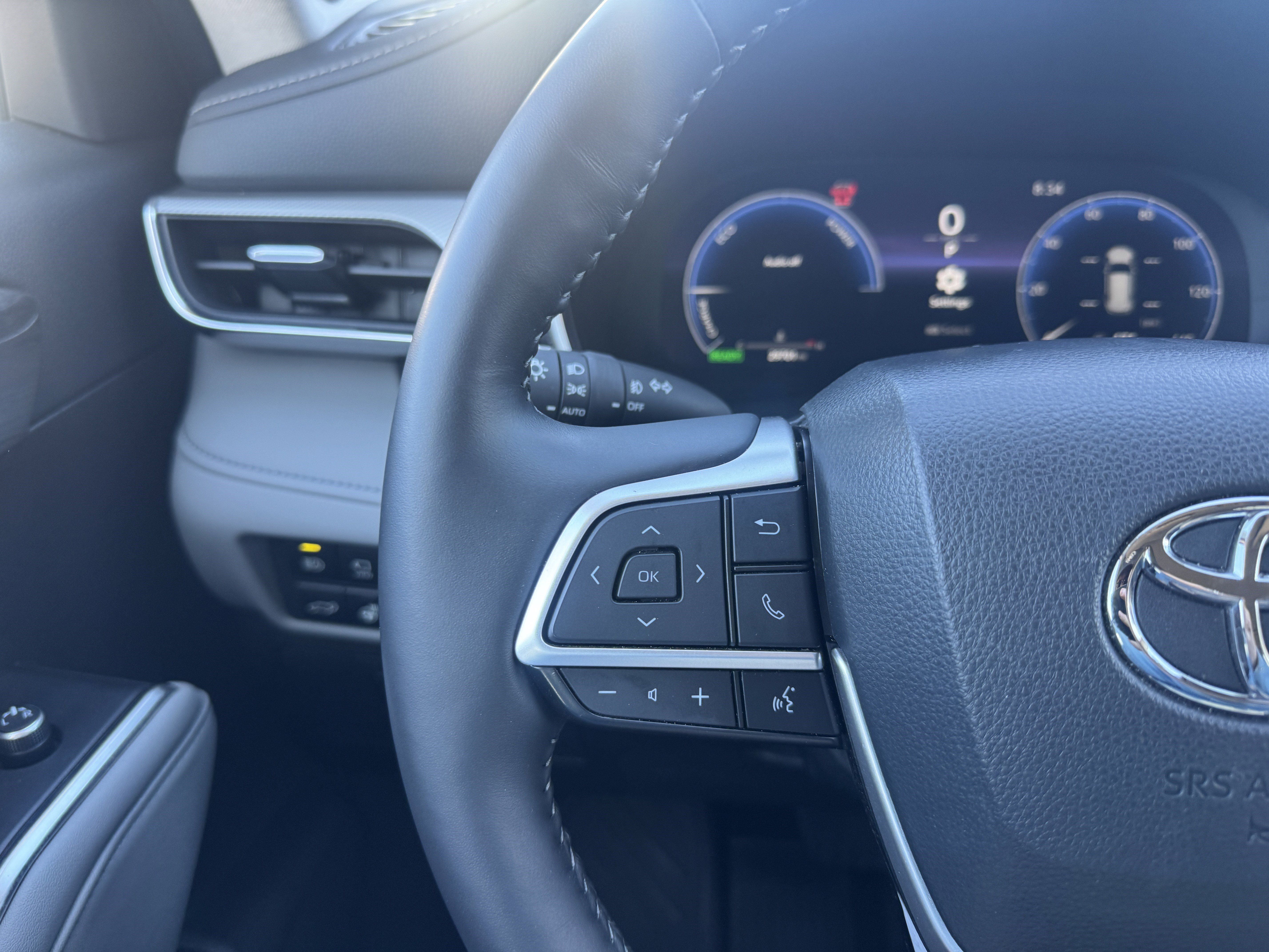 Used 2024 Toyota Highlander Platinum image 24