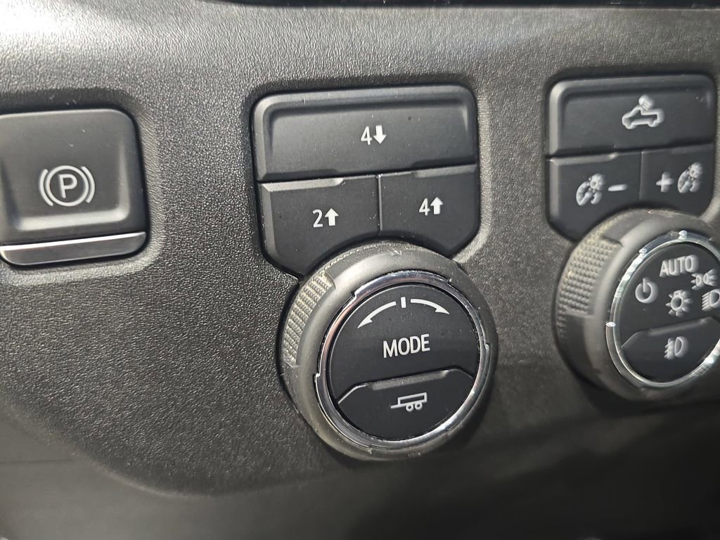 Used 2024 Chevrolet Silverado 3500 LT w/ Convenience Package image 25