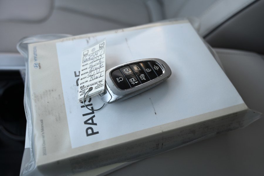 Used 2023 Hyundai Palisade Calligraphy image 45