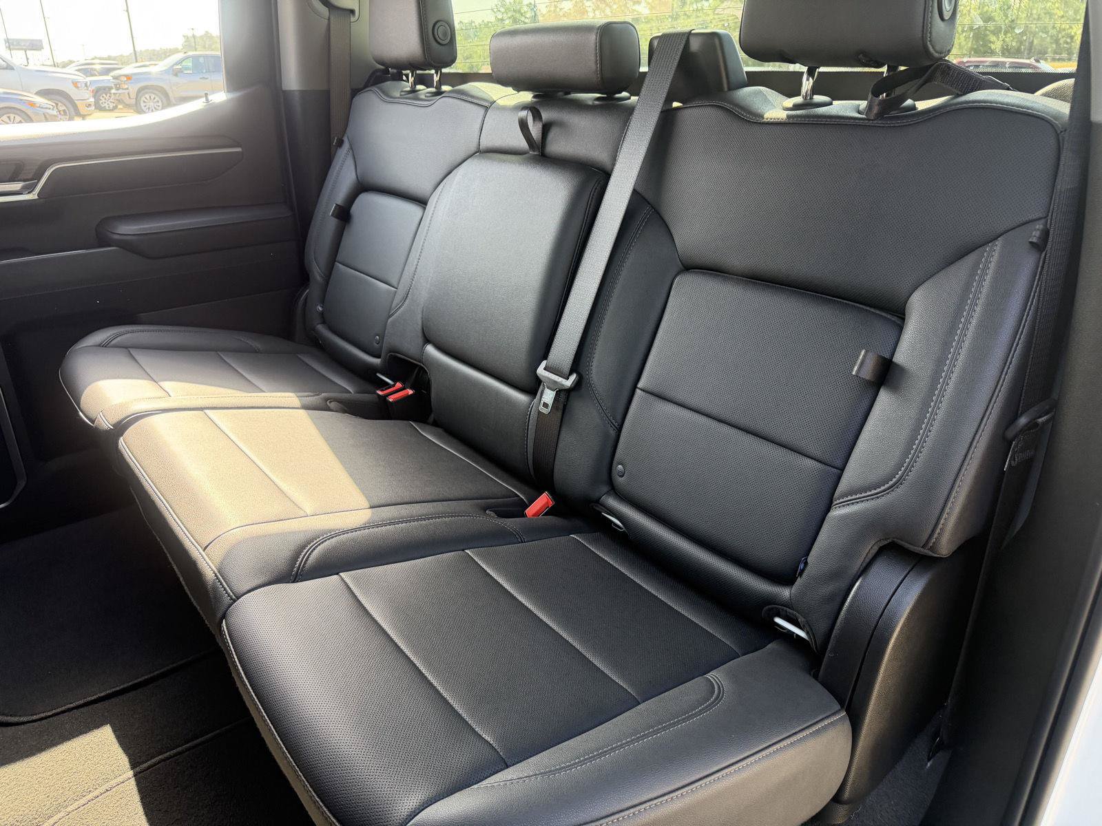 Used 2026 GMC Sierra 1500 SLT AWD/4WD image 17