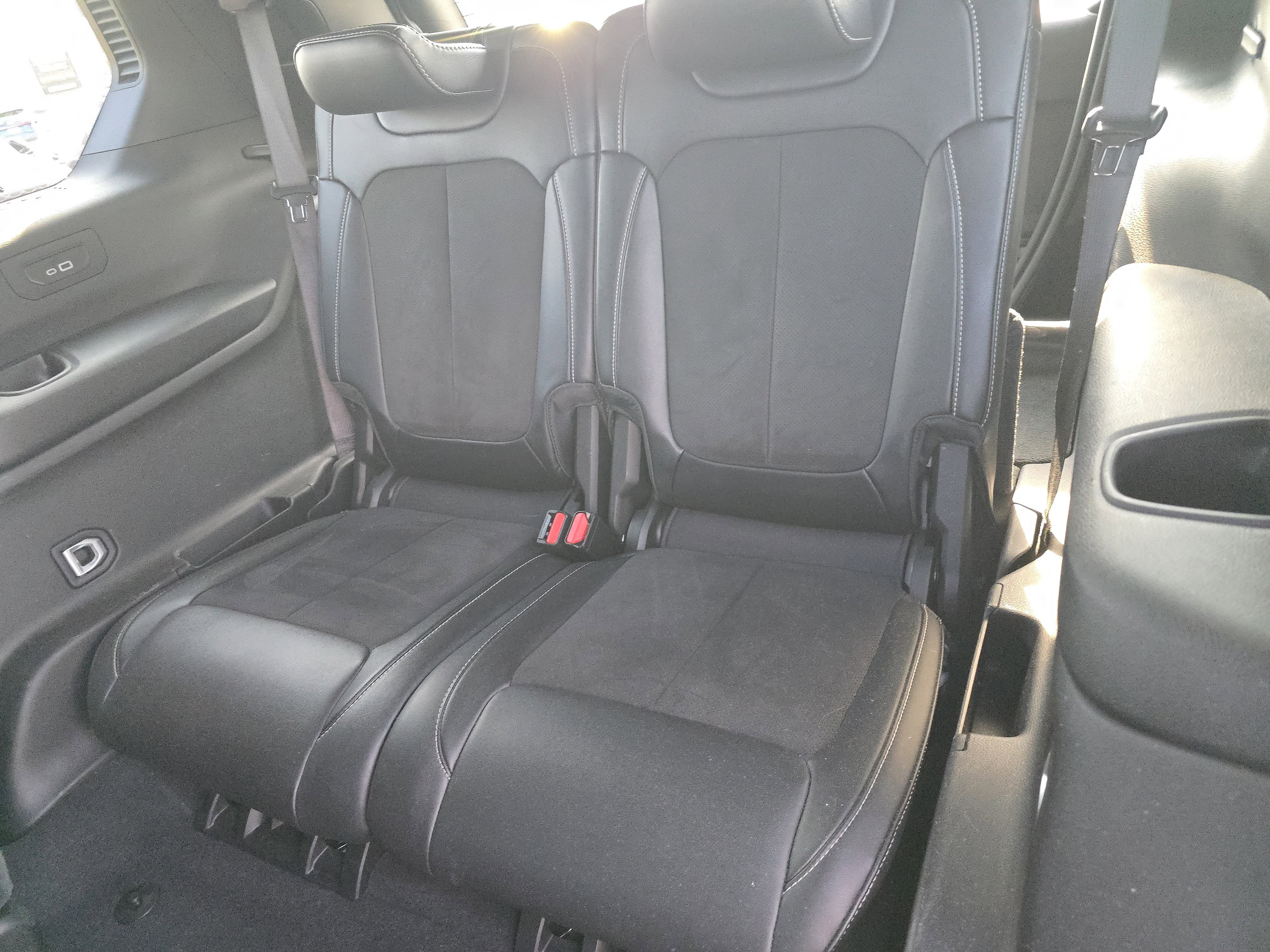 Used 2024 Jeep Grand Cherokee L Altitude image 10