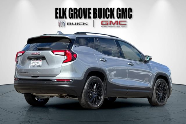Used 2023 GMC Terrain SLT w/ Elevation Edition FWD image 4