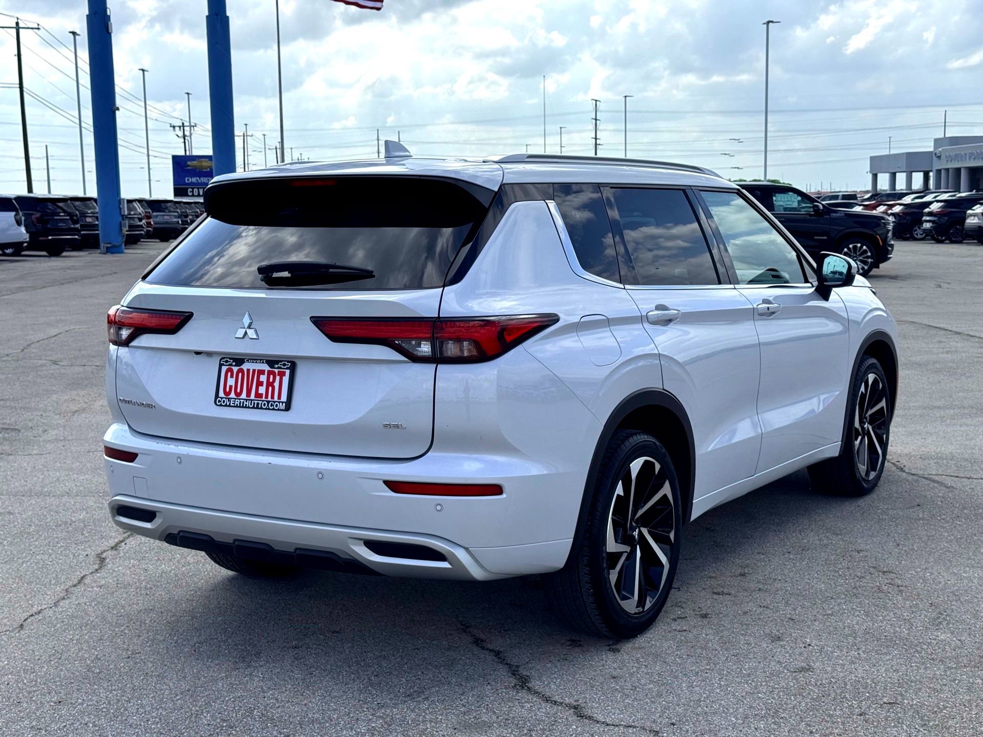 Used 2023 Mitsubishi Outlander SEL image 6