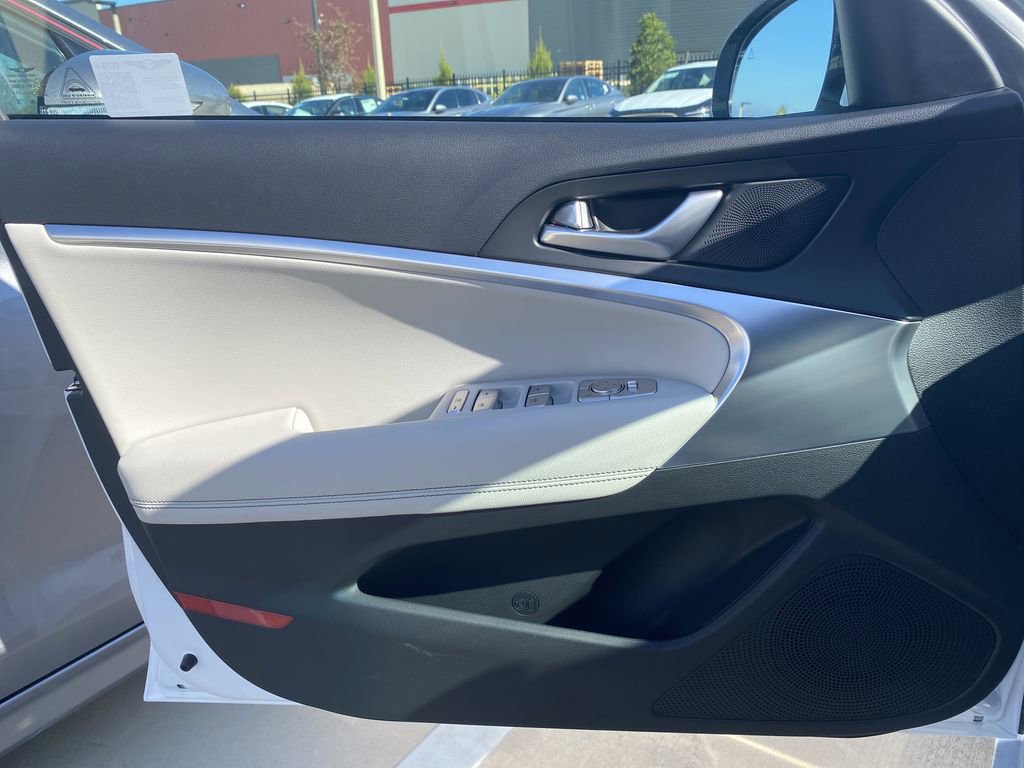 New 2025 Genesis G70 2.5T image 20