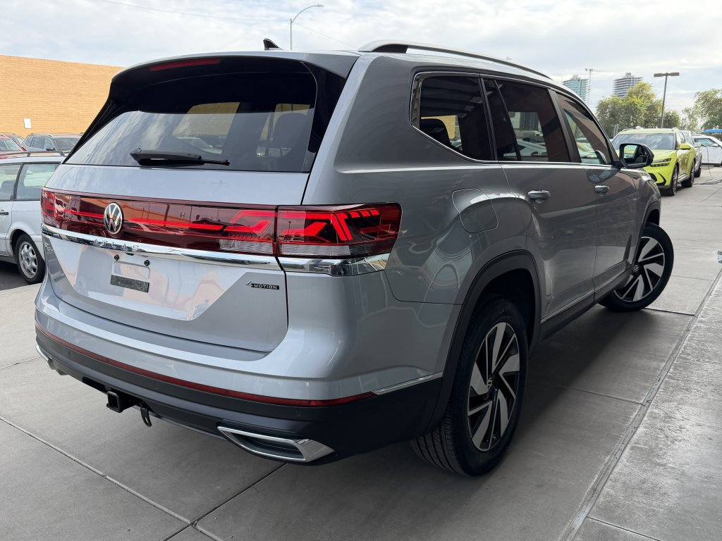 Used 2024 Volkswagen Atlas SEL image 4