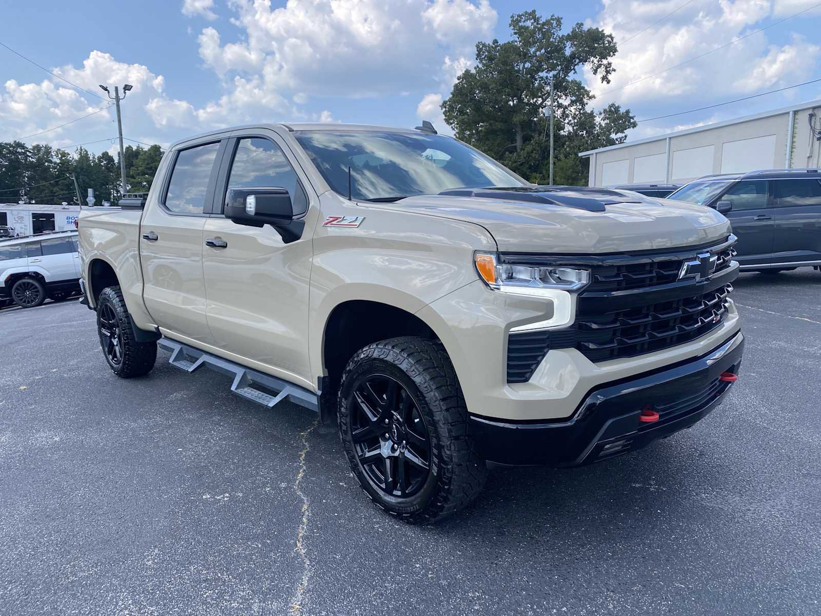 Used 2022 Chevrolet Silverado 1500 LT Trail Boss w/ LT Trail Boss Premium Package image 2