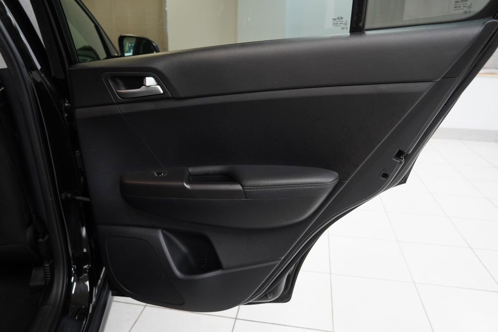 Used 2017 Kia Sportage LX w/ LX Popular Package image 28