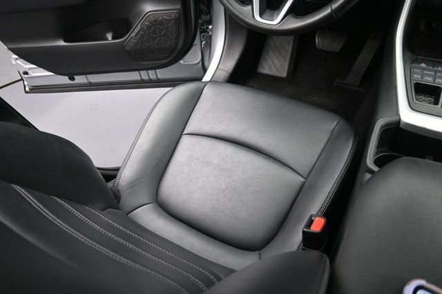 Used 2022 Toyota RAV4 XLE Premium AWD/4WD image 13