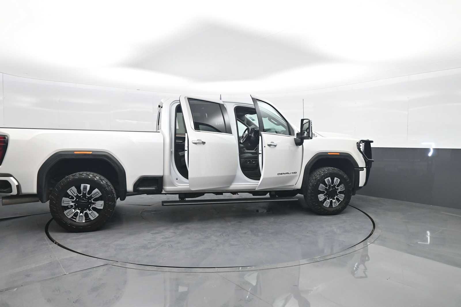 Used 2024 GMC Sierra 3500 Denali w/ Denali Reserve Package AWD/4WD image 47