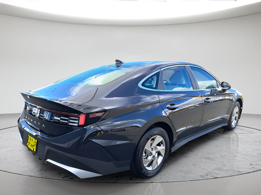 New 2026 Hyundai Sonata SE FWD image 3