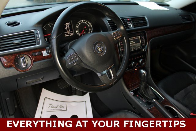 Used 2013 Volkswagen Passat TDI SEL Premium image 11