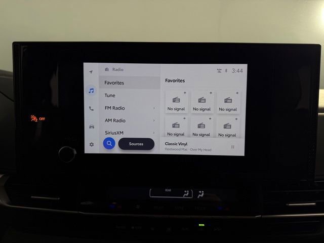 Used 2025 Toyota Sienna LE FWD image 22