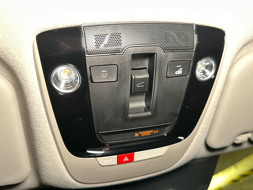 New 2026 Kia Niro SX Touring FWD image 27
