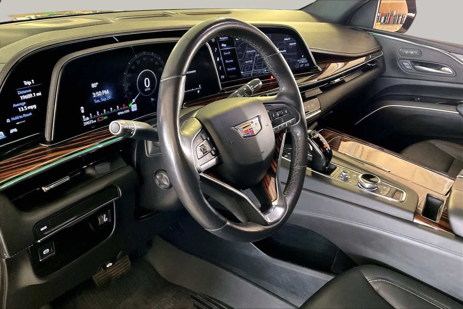 Used 2023 Cadillac Escalade Luxury RWD image 15
