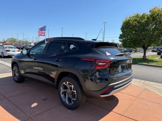 New 2026 Chevrolet Trax LT w/ Midnight Edition FWD image 3