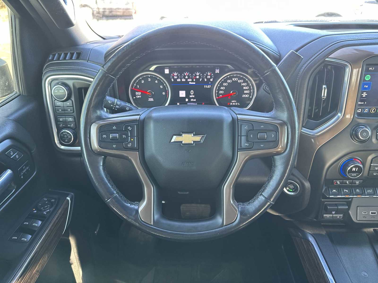 Used 2021 Chevrolet Silverado 1500 High Country w/ Technology Package image 11