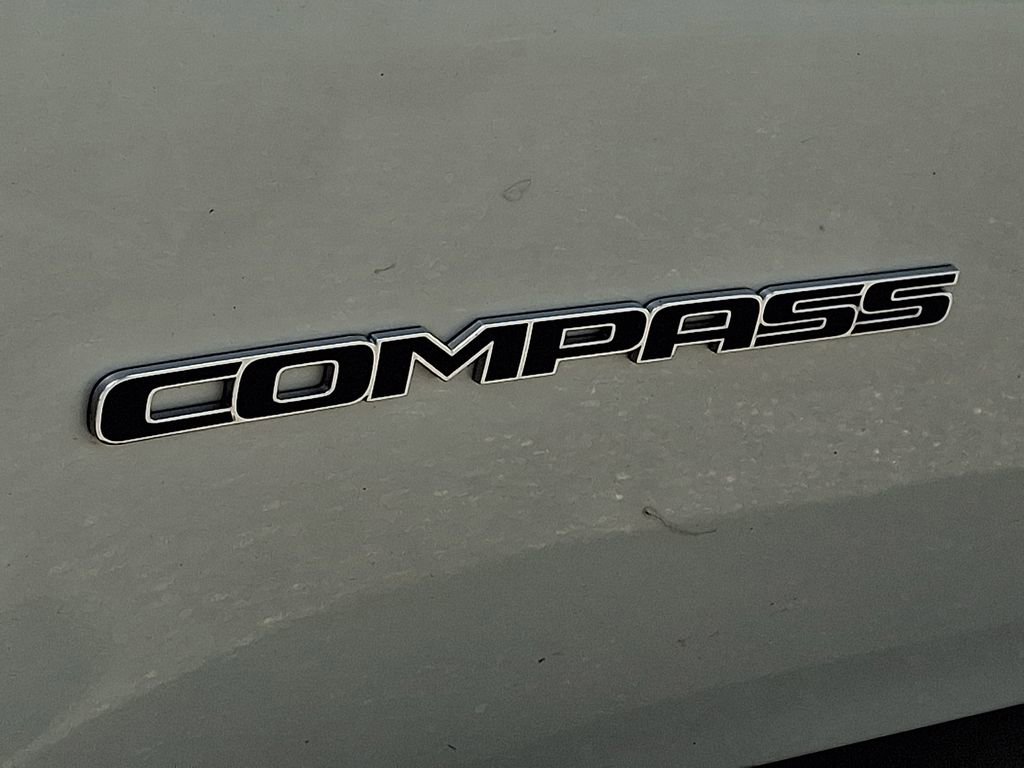 Used 2025 Jeep Compass Limited image 20
