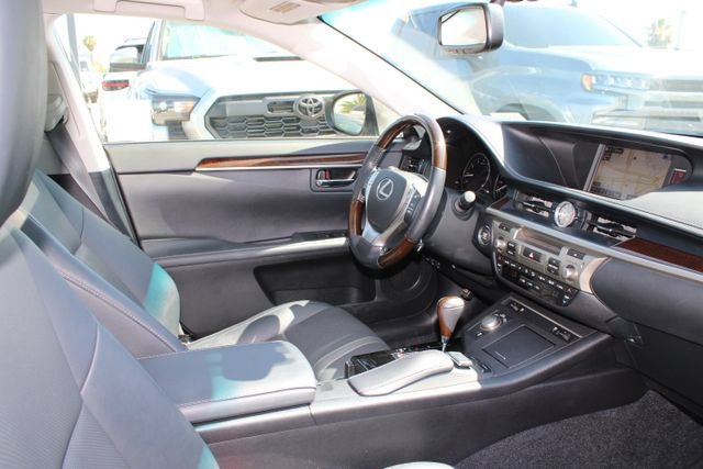 Used 2015 Lexus ES 350 w/ Premium Package FWD image 5