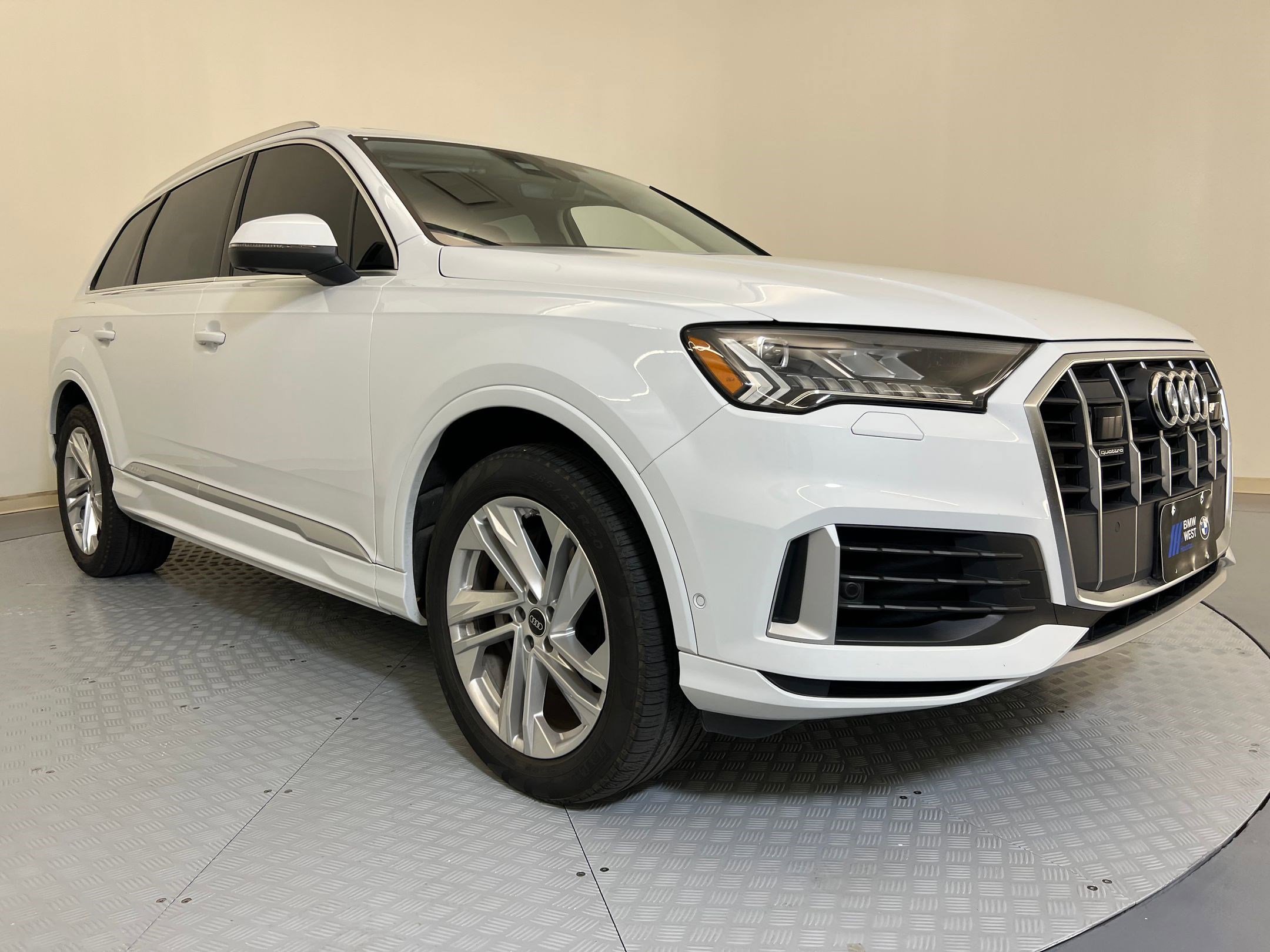 Used 2023 Audi Q7 3.0T Premium w/ Convenience Package image 6