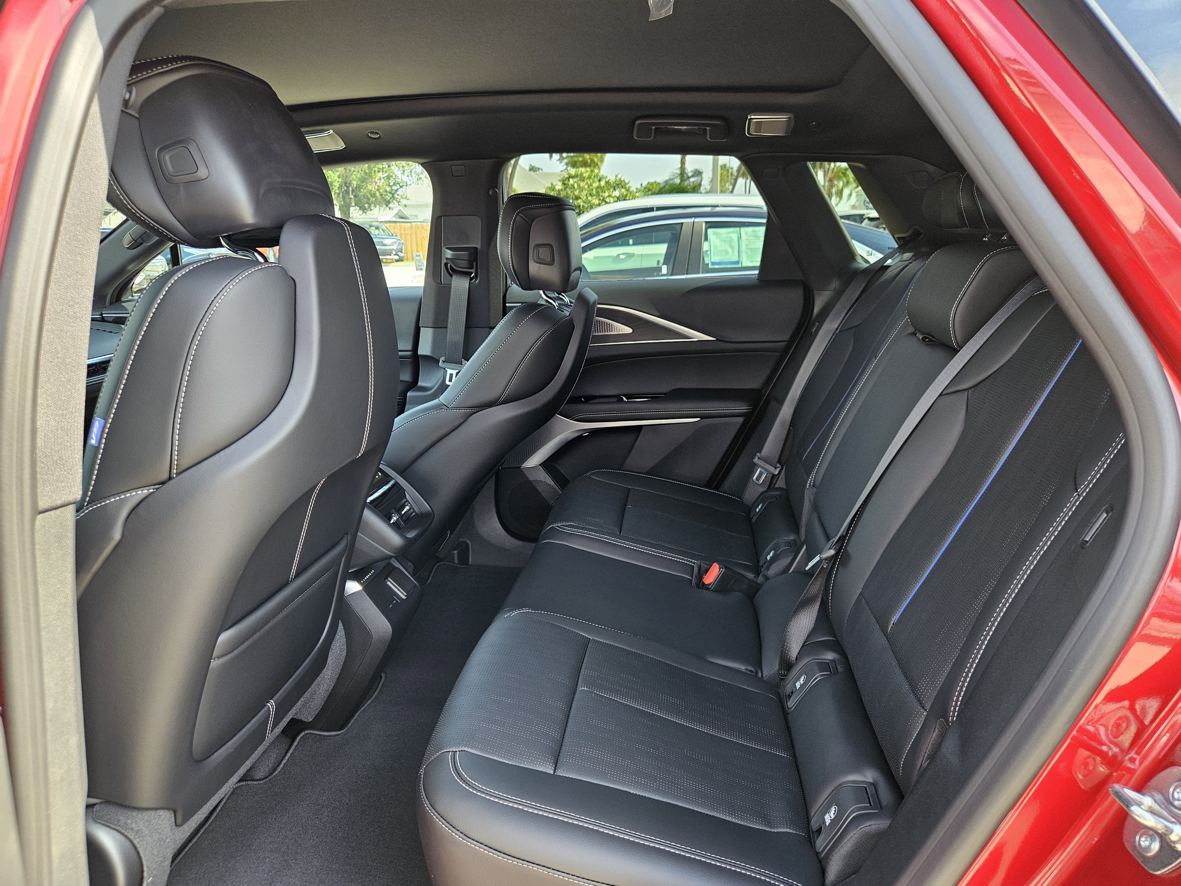 New 2026 Cadillac Lyriq V image 18