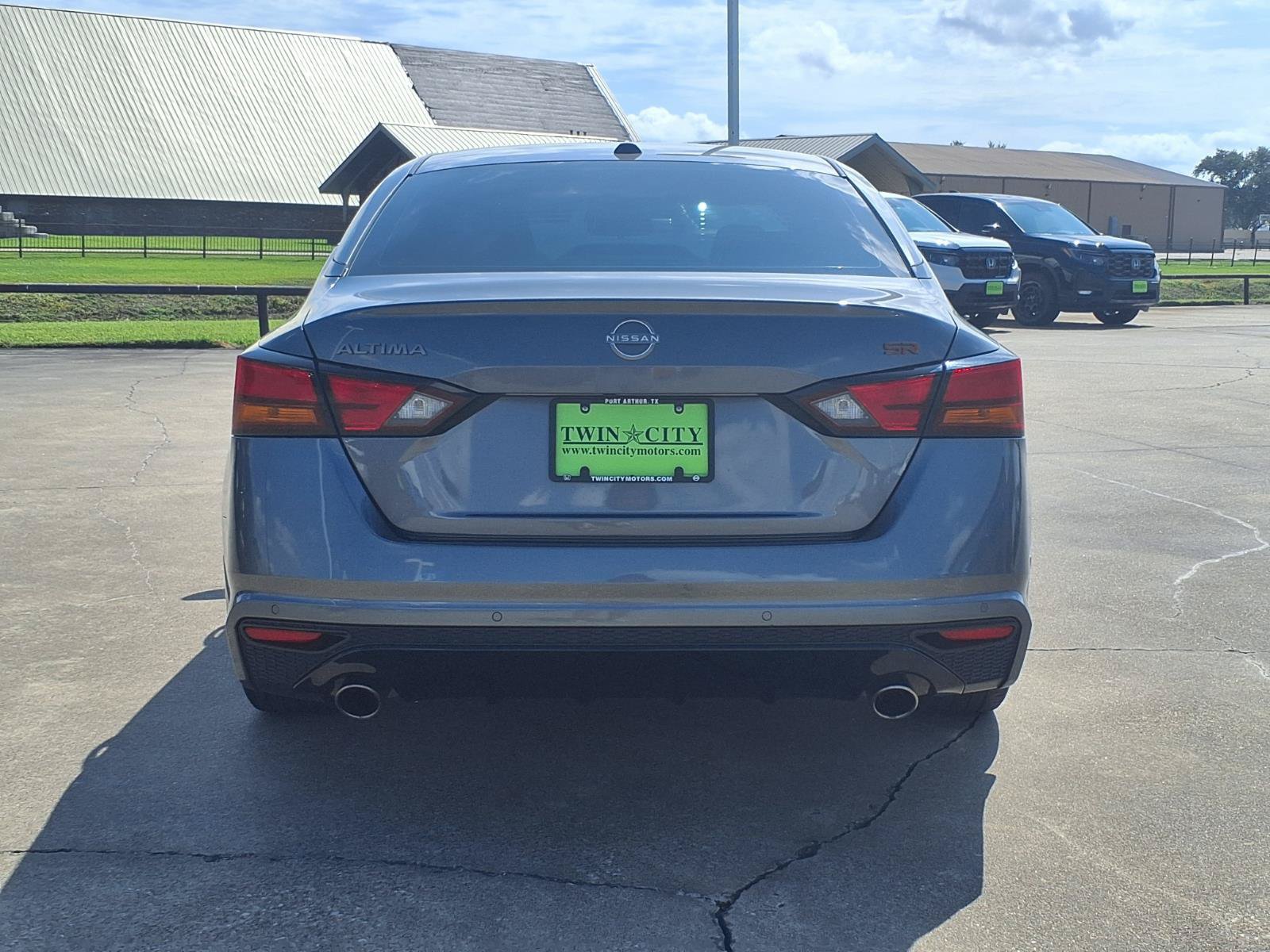 Used 2024 Nissan Altima 2.5 SR w/ SR Premium Package FWD image 6
