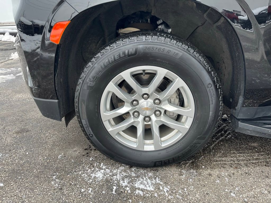 Used 2024 Chevrolet Suburban LT image 35