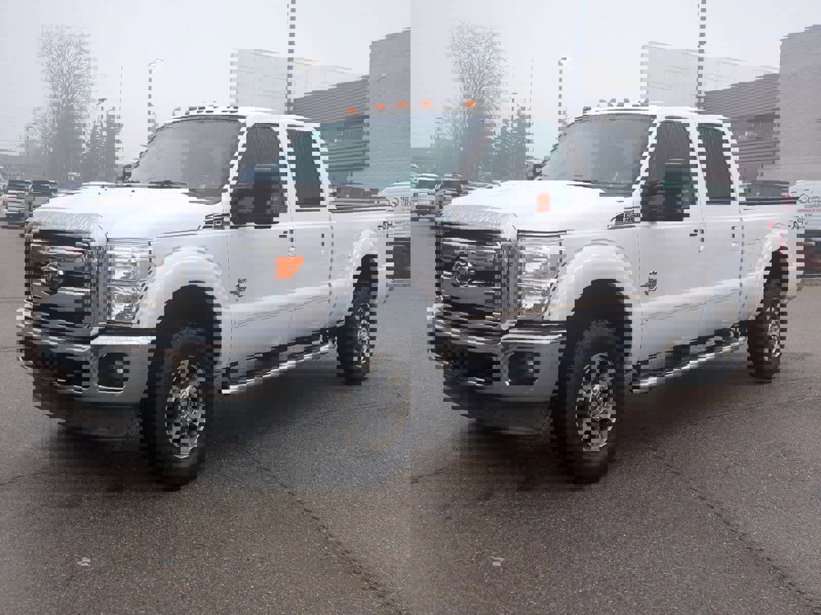 Used 2011 Ford F350 Lariat w/ Lariat Interior Pkg image 4