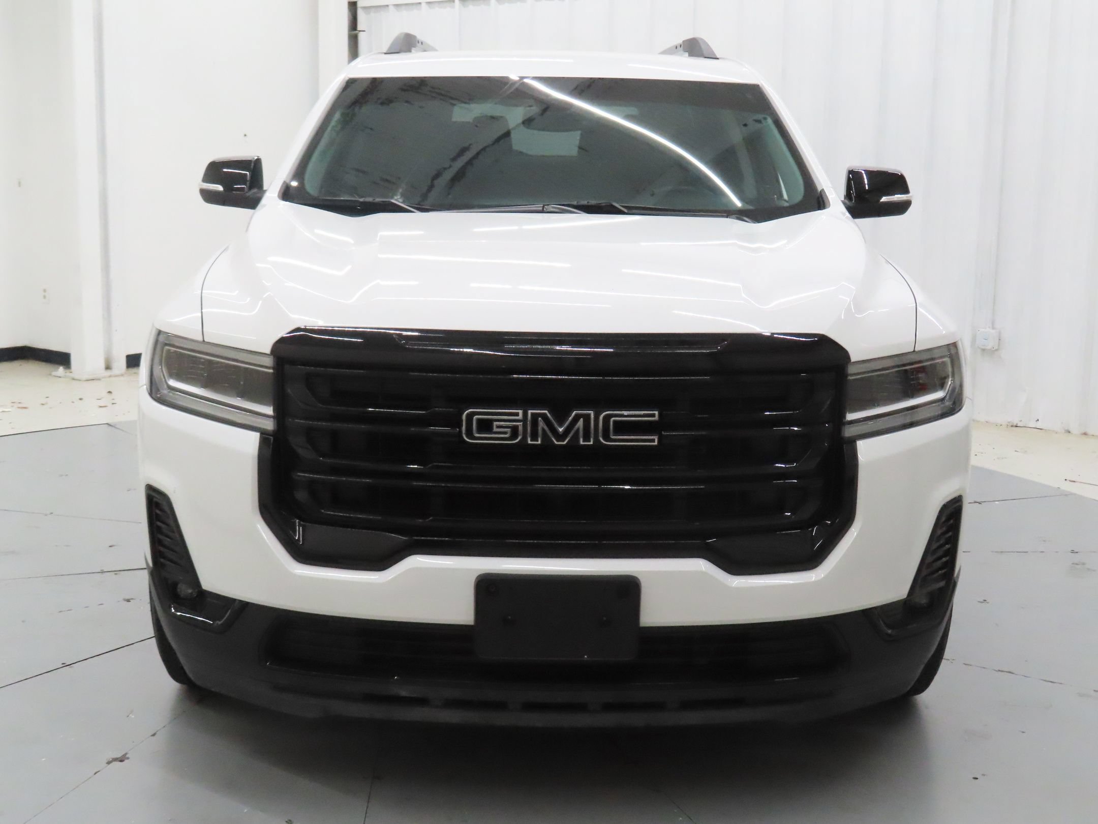 Used 2023 GMC Acadia SLT w/ Elevation Edition FWD image 9