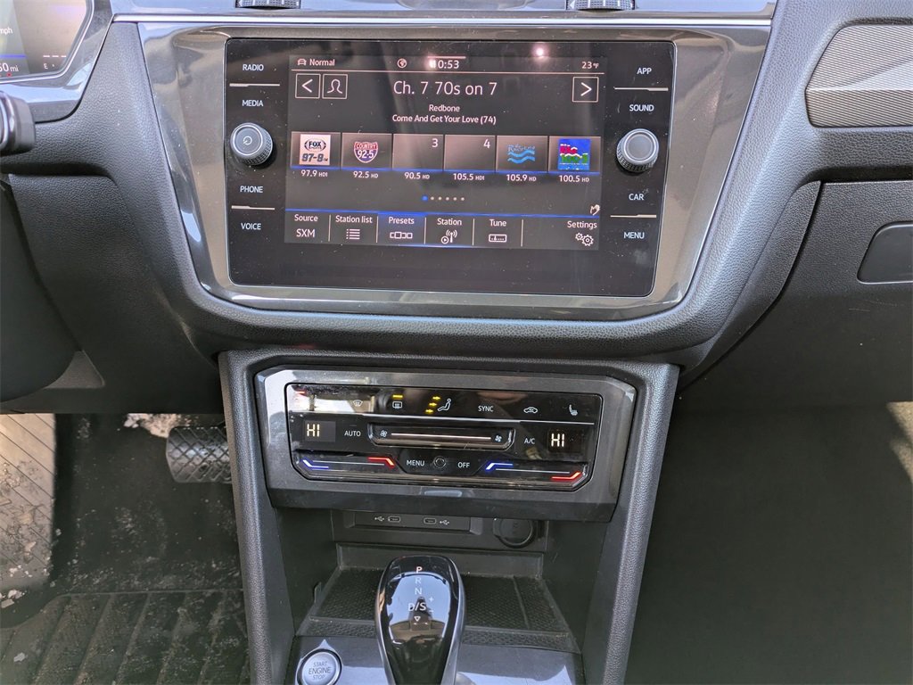 Used 2024 Volkswagen Tiguan SE image 31