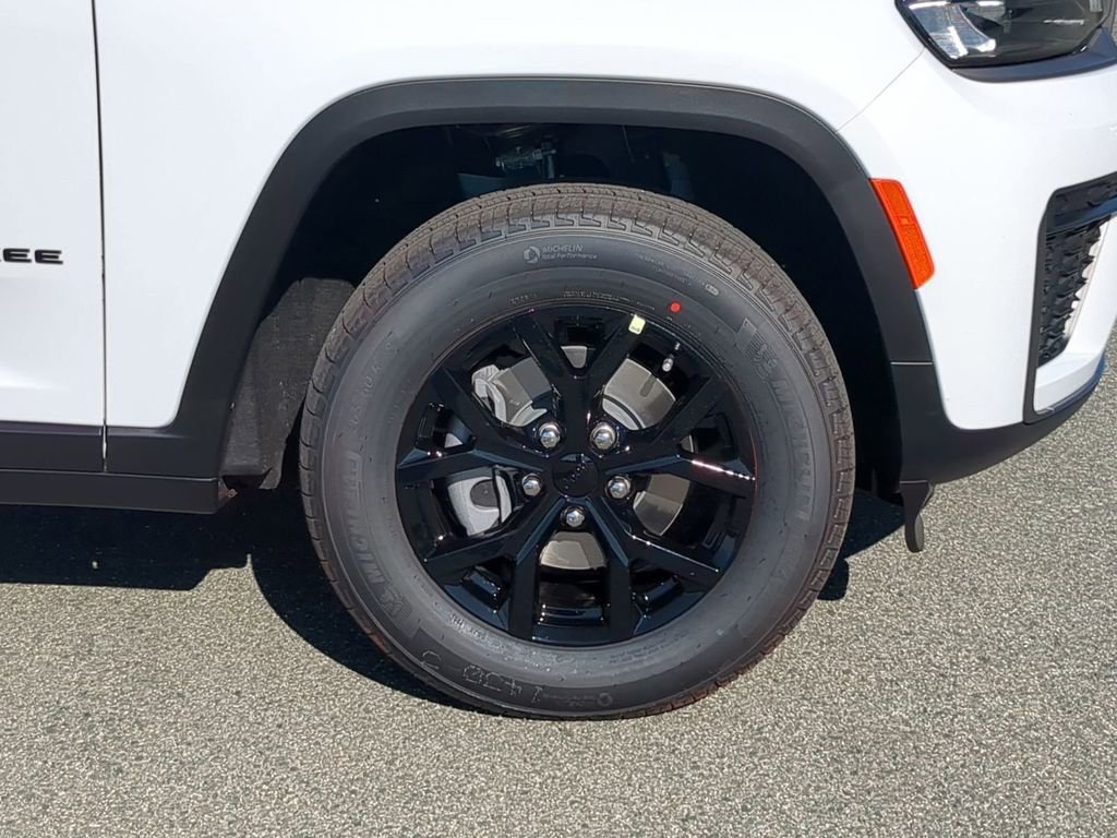 New 2026 Jeep Grand Cherokee Altitude image 11