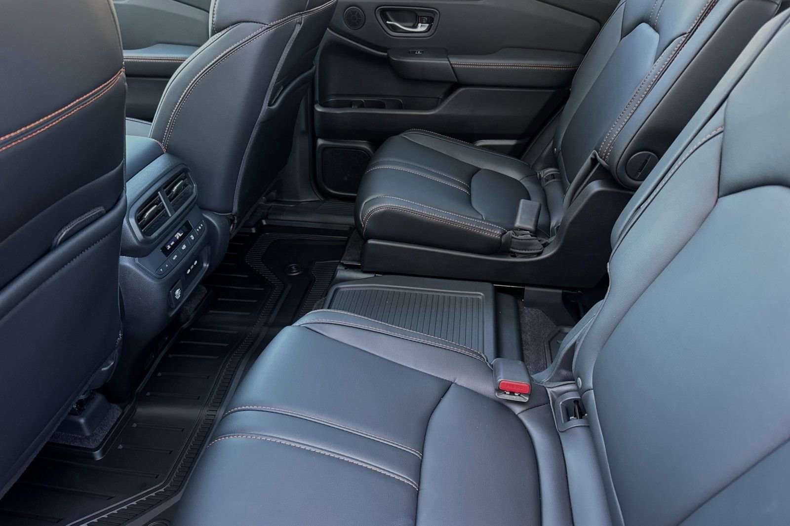 New 2025 Honda Pilot TrailSport image 11