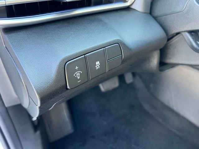 Certified 2025 Hyundai Elantra SEL image 19