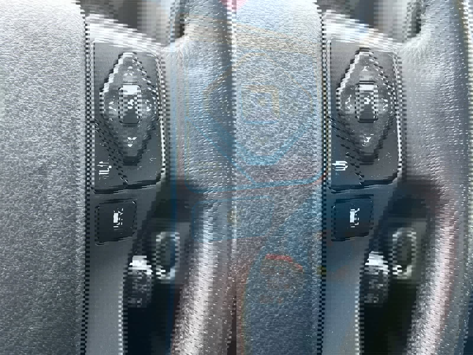 Used 2017 Toyota Tacoma TRD Off-Road image 24