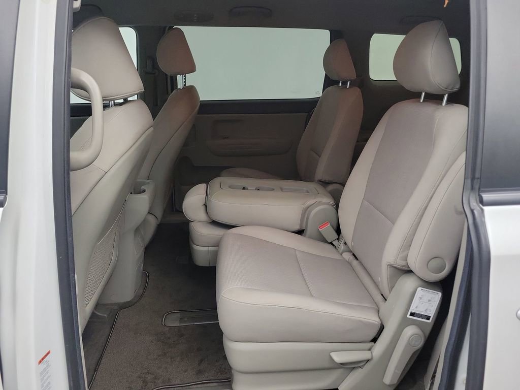 Used 2019 Kia Sedona LX image 10