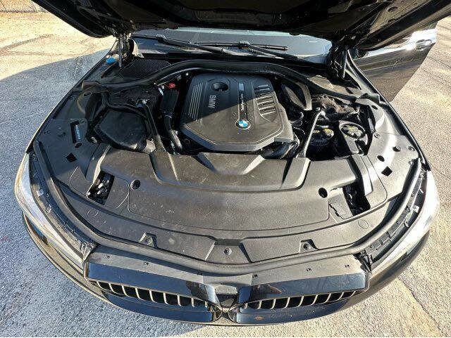 Used 2017 BMW 740i image 26