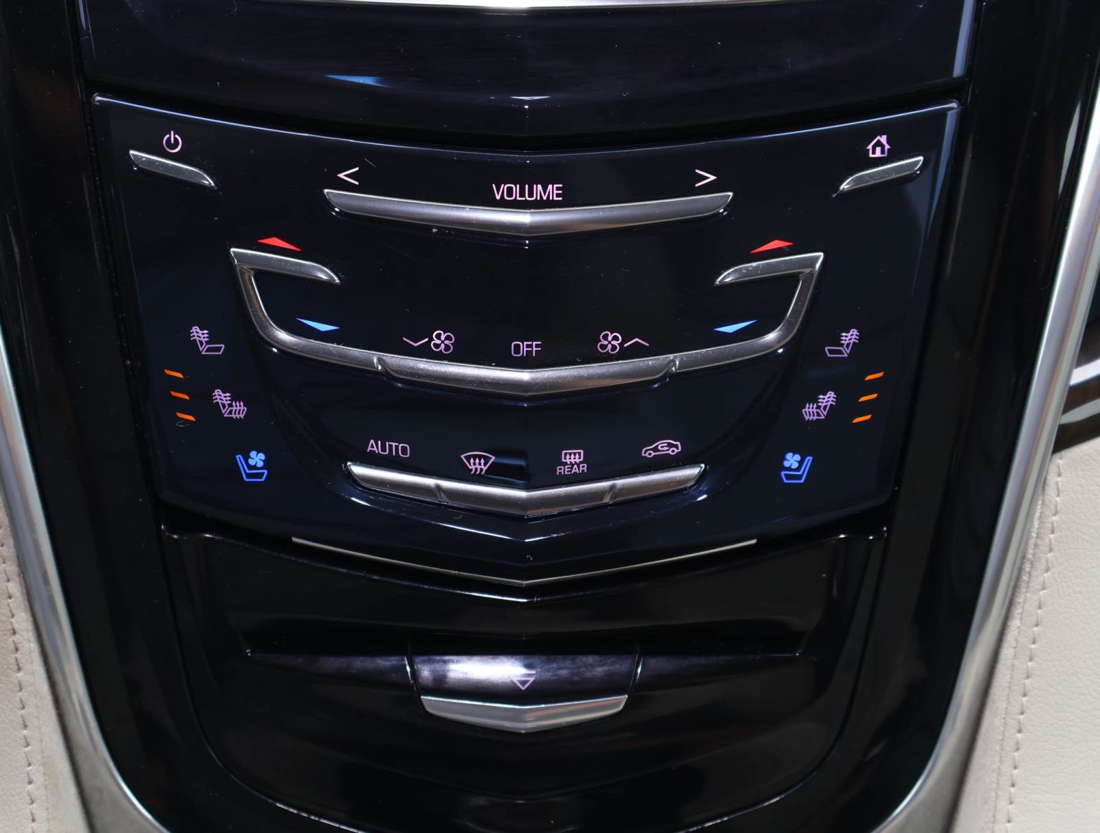 Used 2019 Cadillac Escalade Luxury RWD image 28