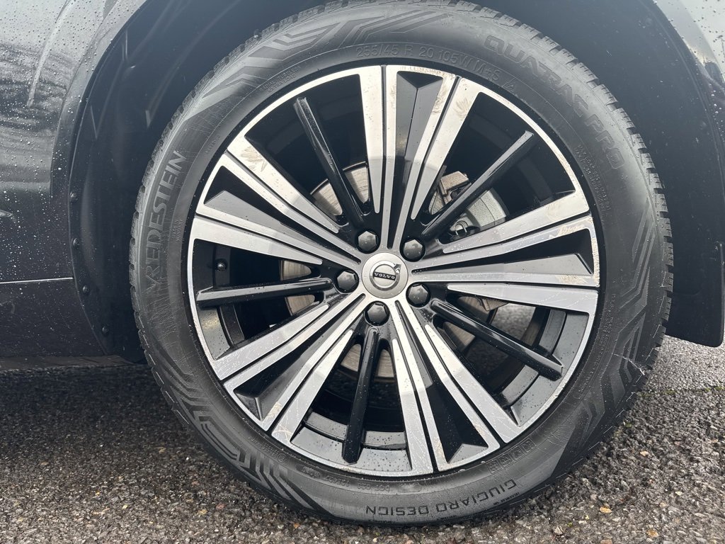 Used 2023 Volvo XC60 B5 Plus w/ Climate Package image 9