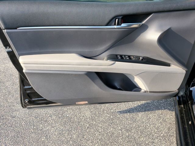 Used 2019 Toyota Camry SE w/ Convenience Package FWD image 11