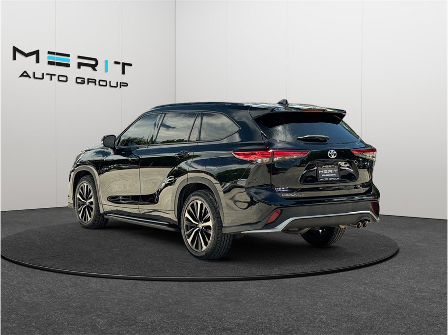 Used 2021 Toyota Highlander XSE FWD image 7