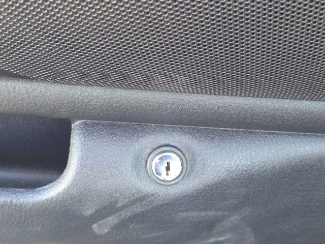 Used 2003 Ford Thunderbird image 26