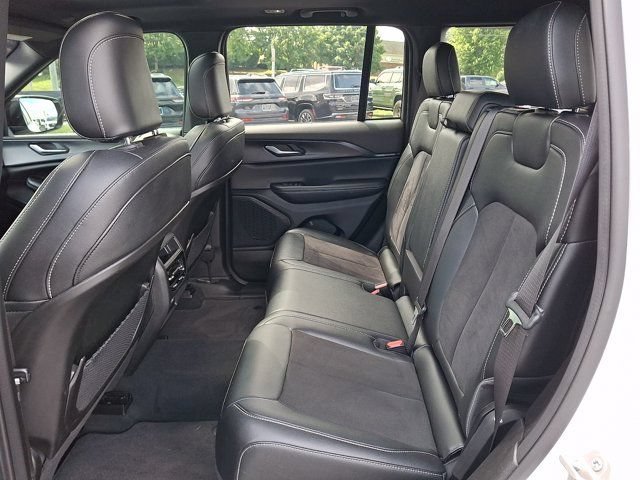 Certified 2023 Jeep Grand Cherokee Altitude AWD/4WD image 13