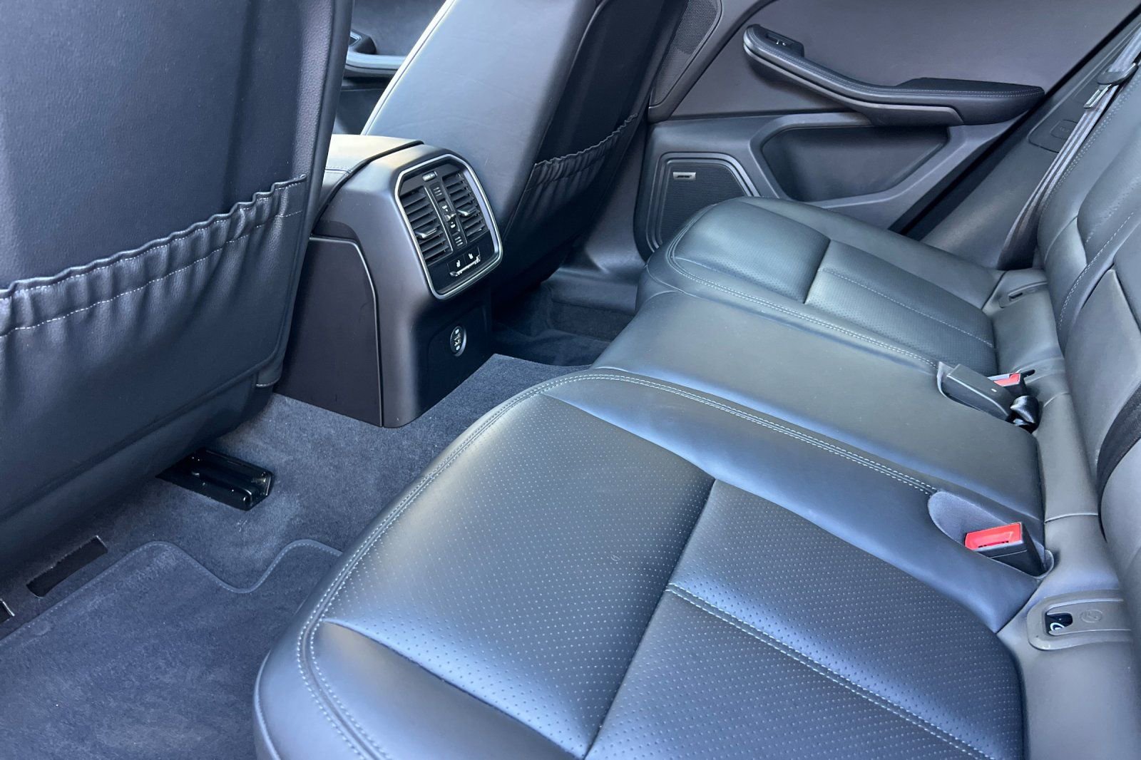 Used 2018 Porsche Macan GTS image 12