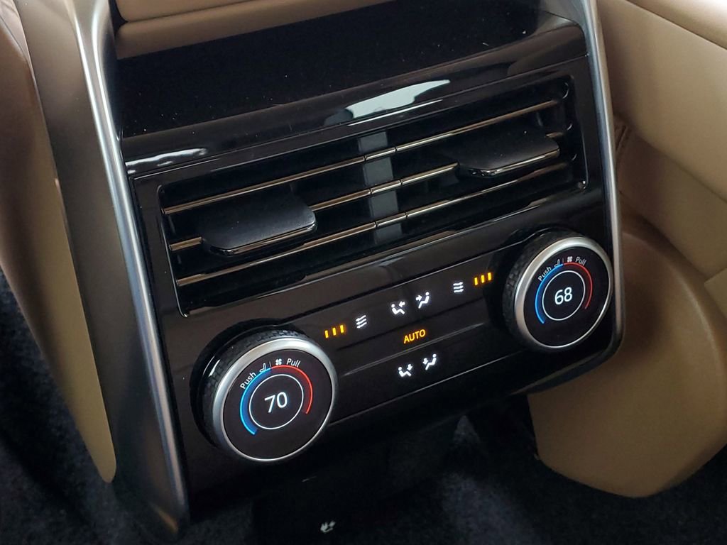 Used 2023 Land Rover Range Rover SE image 27