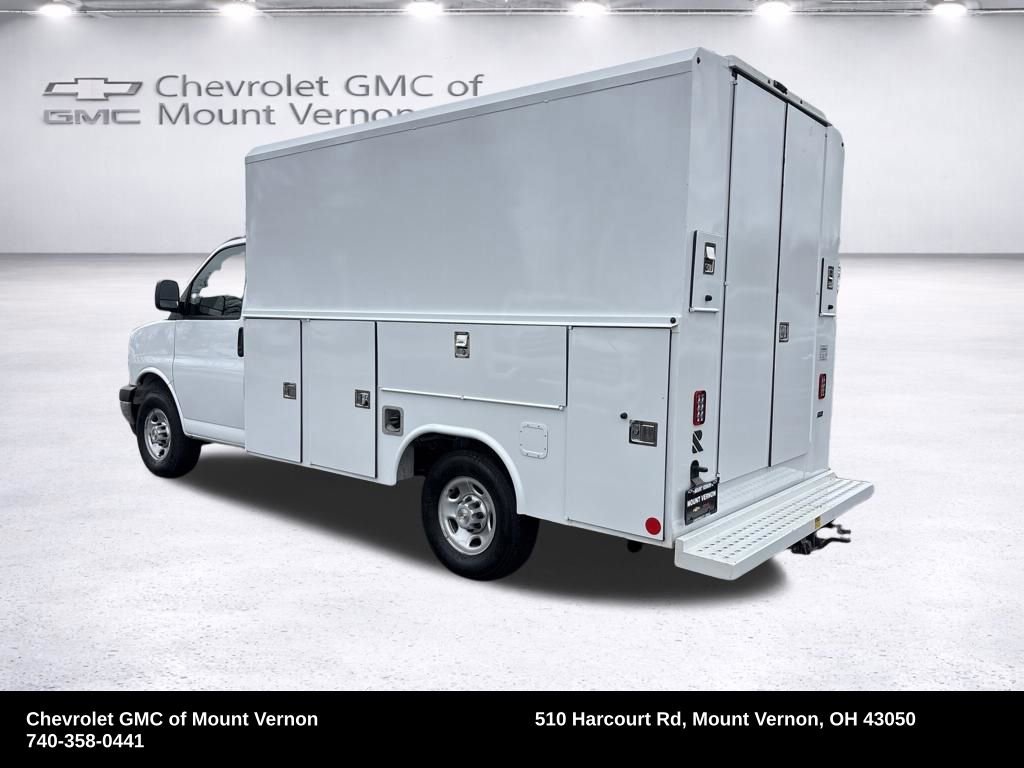 Used 2025 Chevrolet Express 3500 w/ Power Convenience Package image 3