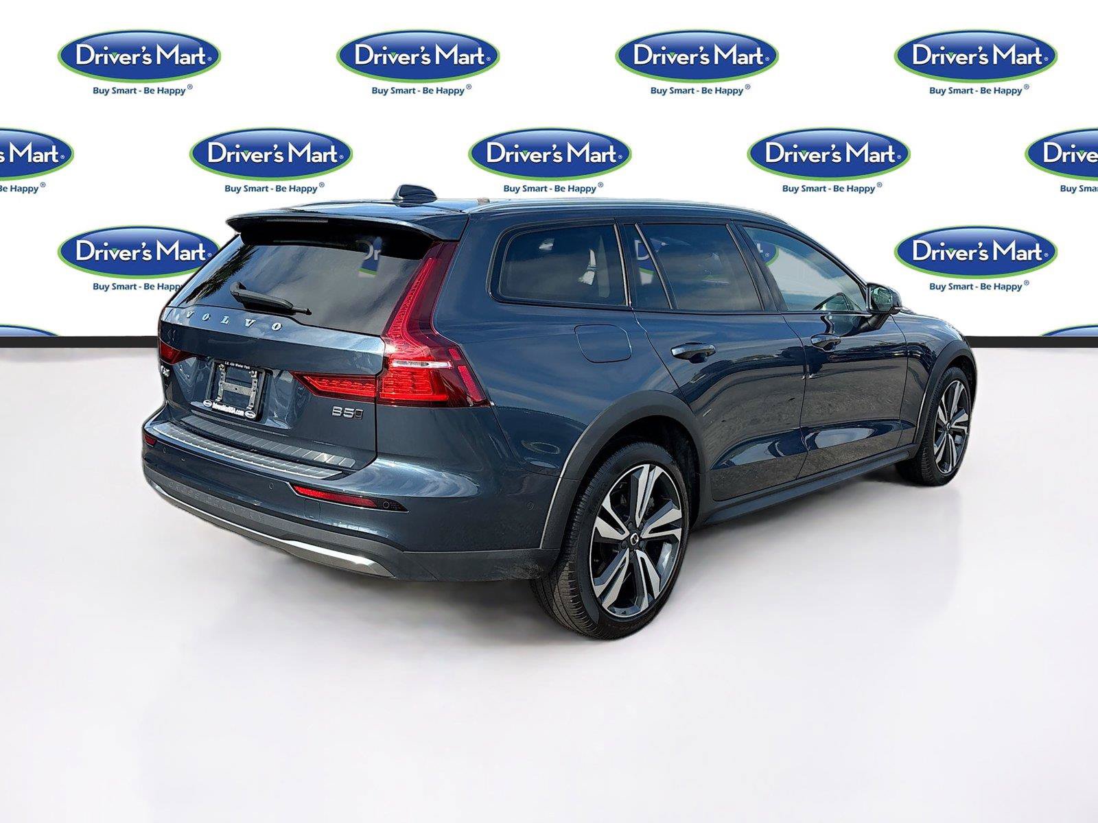 Used 2025 Volvo V60 B5 Cross Country Plus AWD/4WD image 7