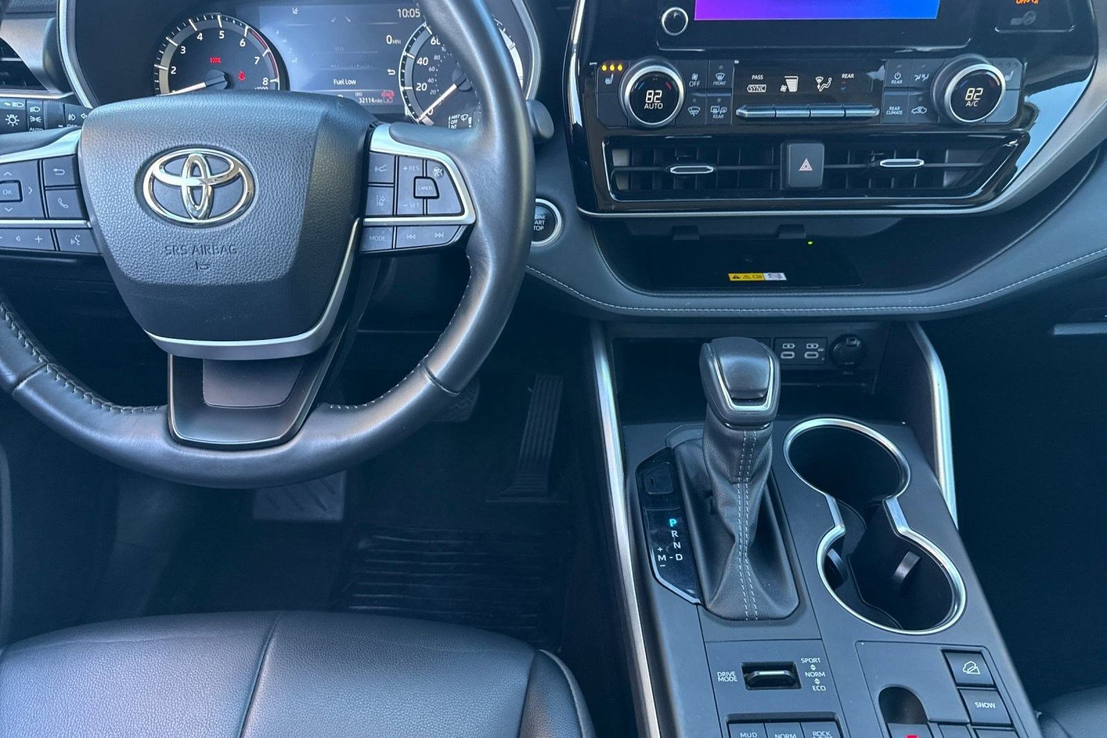 Used 2024 Toyota Highlander XLE image 28