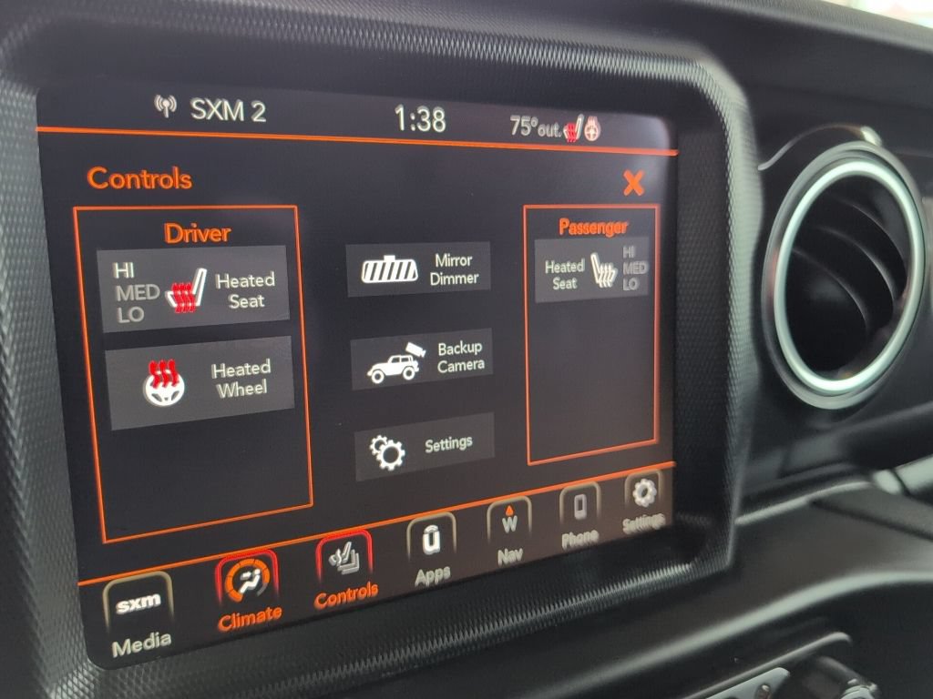 Used 2023 Jeep Wrangler Unlimited Sahara AWD/4WD image 25