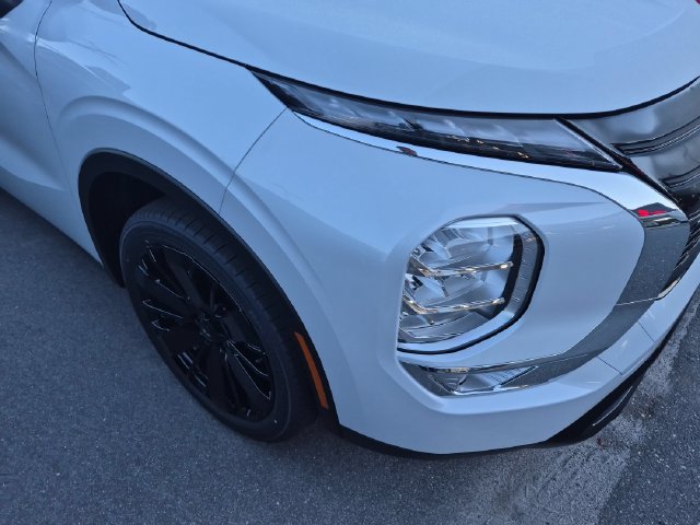 New 2026 Mitsubishi Outlander LE FWD image 9